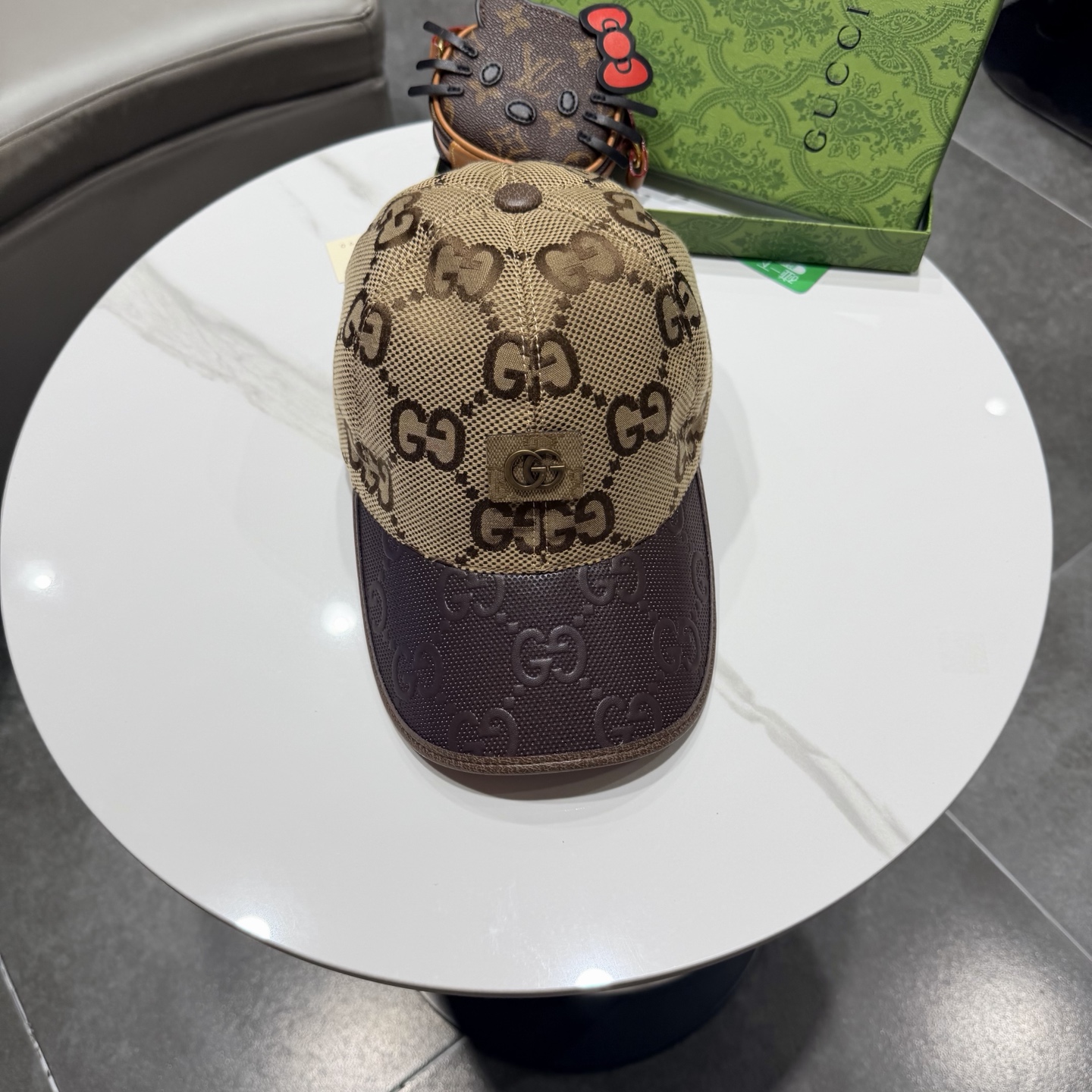 Gucci(古奇)经典原单棒球帽😍😍金丝logo。专柜1:1开模订制，最高版本，原版帆布料+头层牛皮，纯