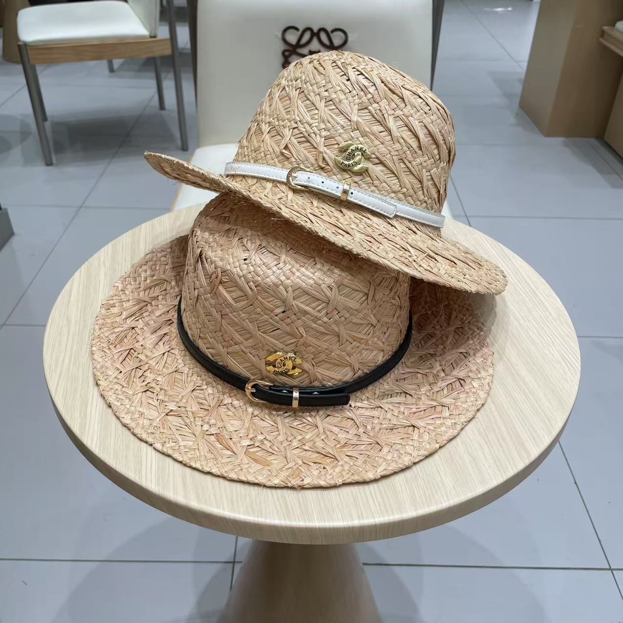 Chanel香奈儿新款高档手工编织拉菲草帽薄款夏季防晒帽男女士平顶礼帽太阳帽