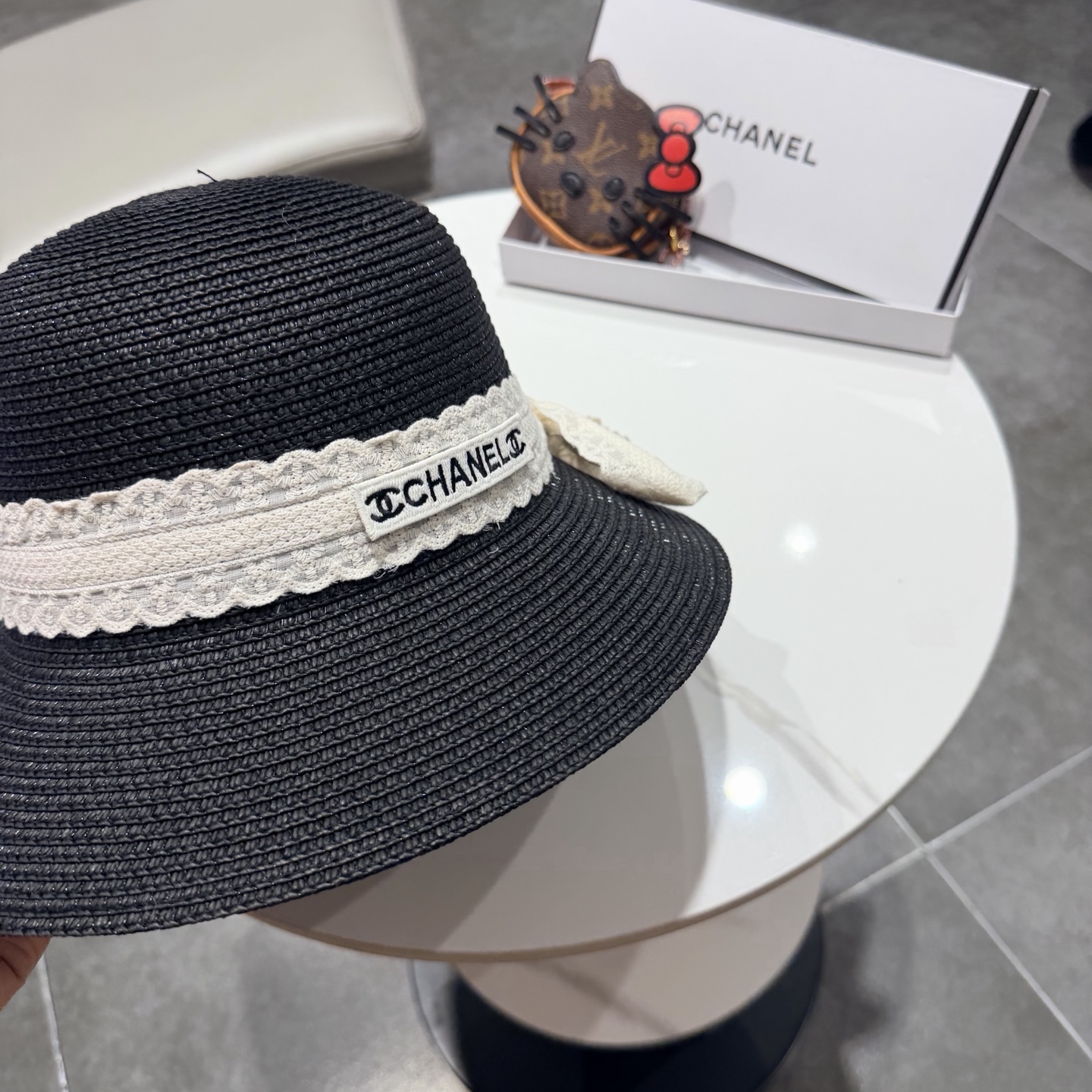 Chanel香奈儿新款名媛风平顶草帽，夏季百搭！