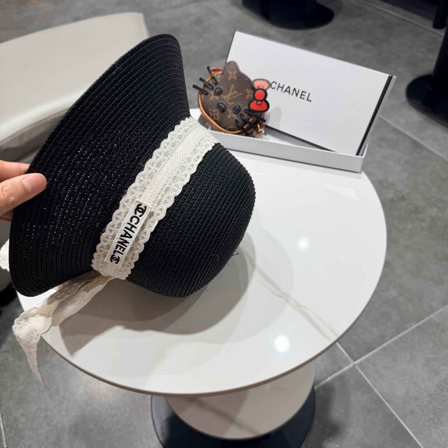 Chanel香奈儿新款名媛风平顶草帽，夏季百搭！