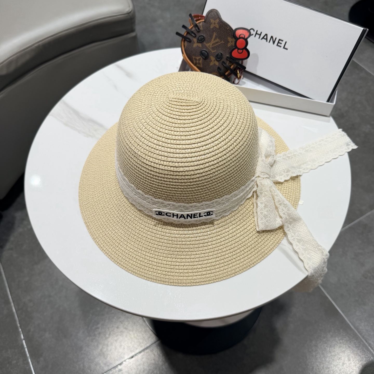 Chanel香奈儿新款名媛风平顶草帽，夏季百搭！