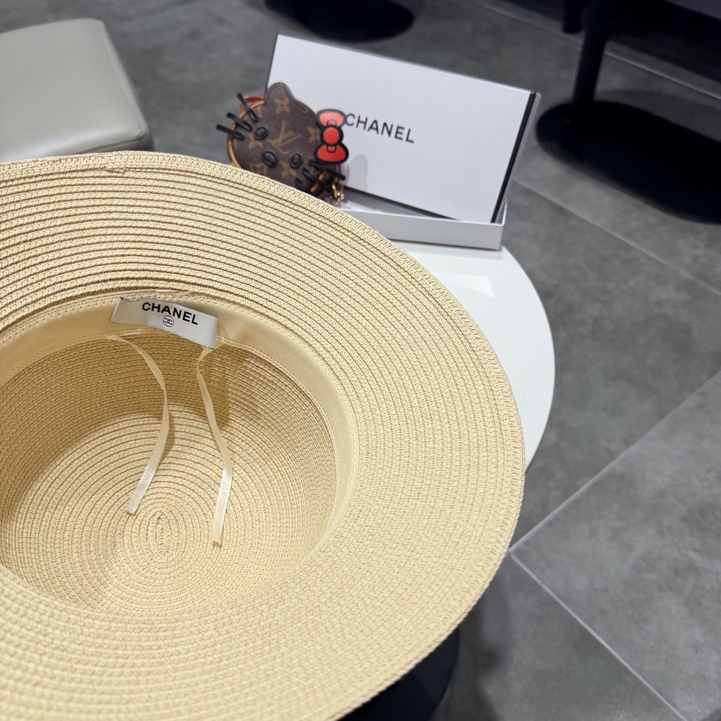 Chanel香奈儿新款名媛风平顶草帽，夏季百搭！
