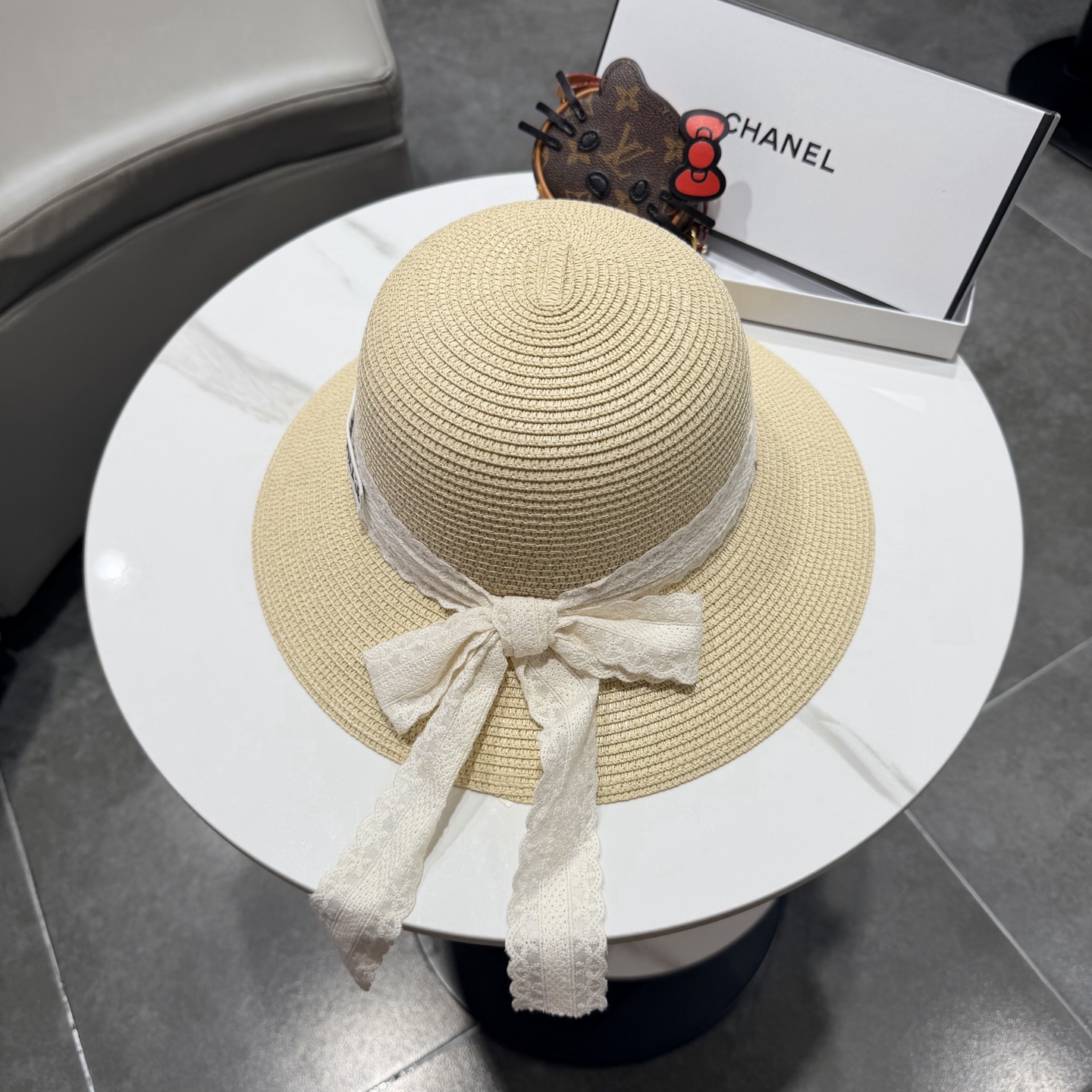 Chanel香奈儿新款名媛风平顶草帽，夏季百搭！