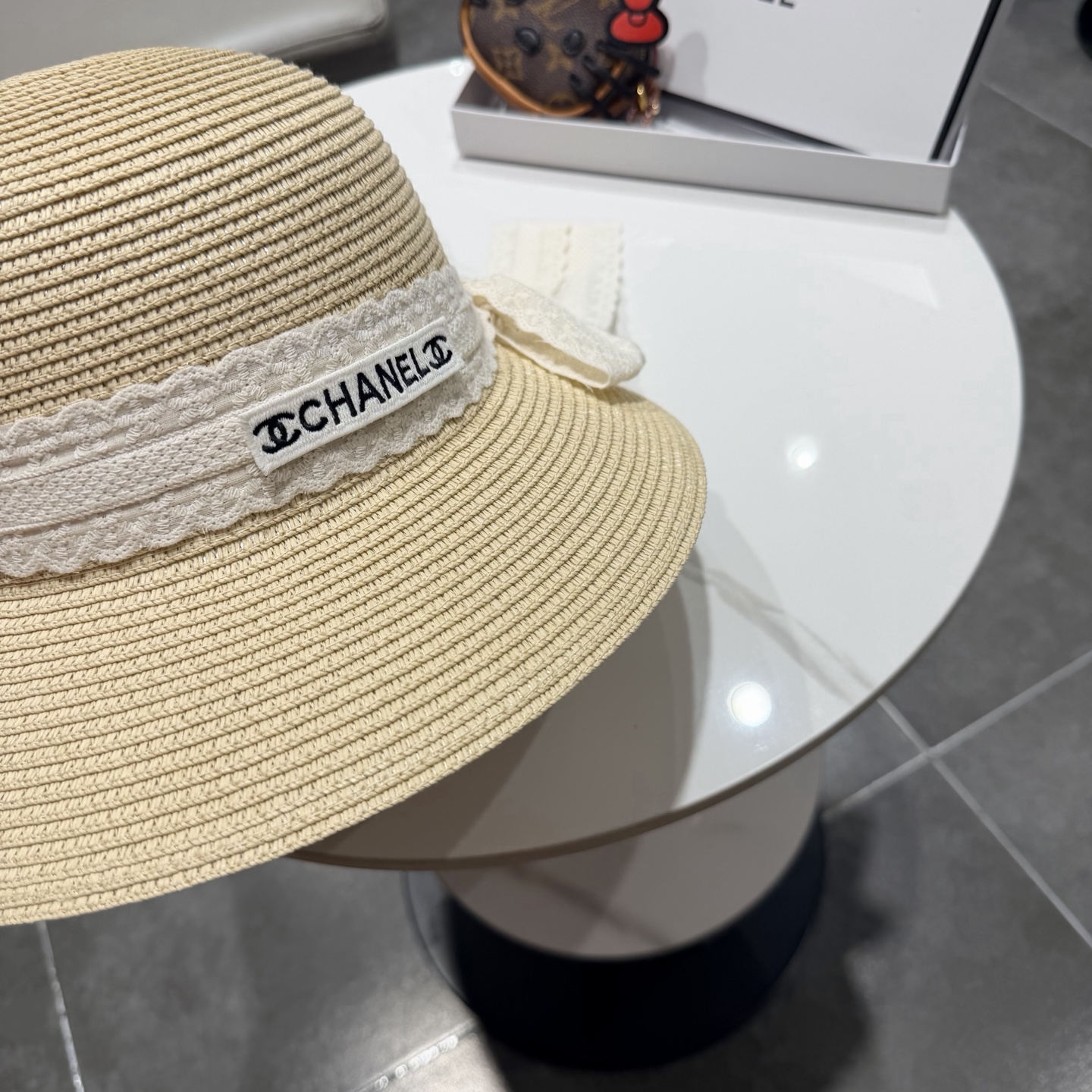 Chanel香奈儿新款名媛风平顶草帽，夏季百搭！
