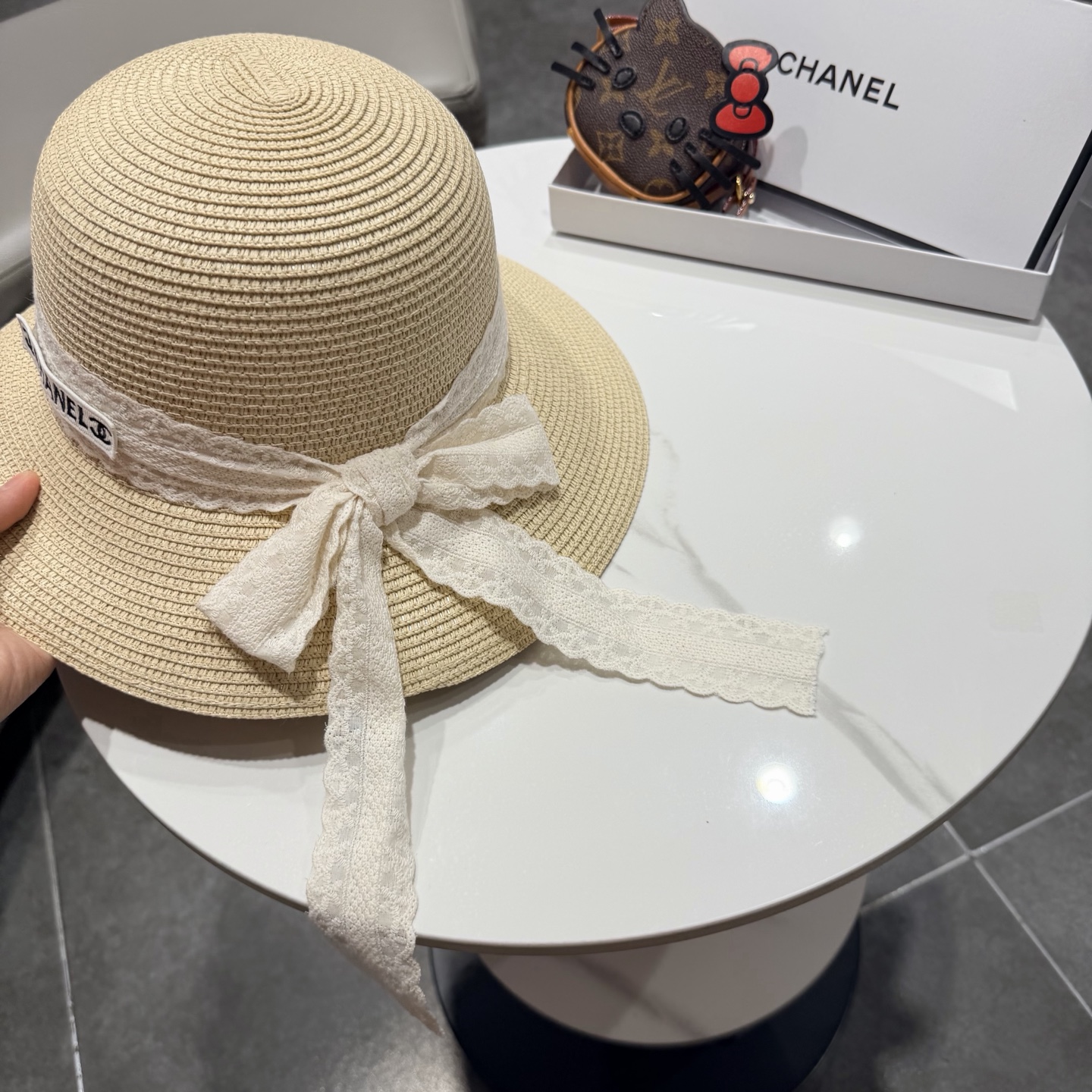 Chanel香奈儿新款名媛风平顶草帽，夏季百搭！