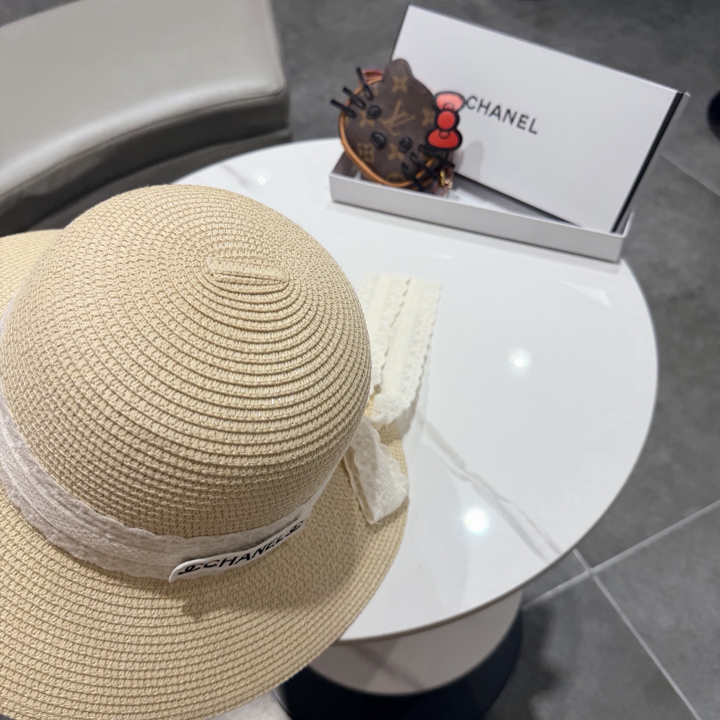 Chanel香奈儿新款名媛风平顶草帽，夏季百搭！