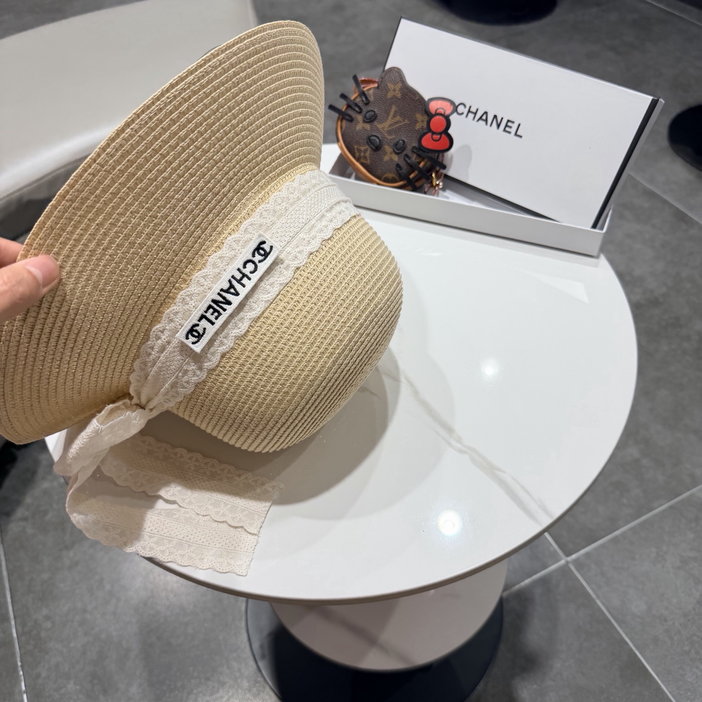 Chanel香奈儿新款名媛风平顶草帽，夏季百搭！