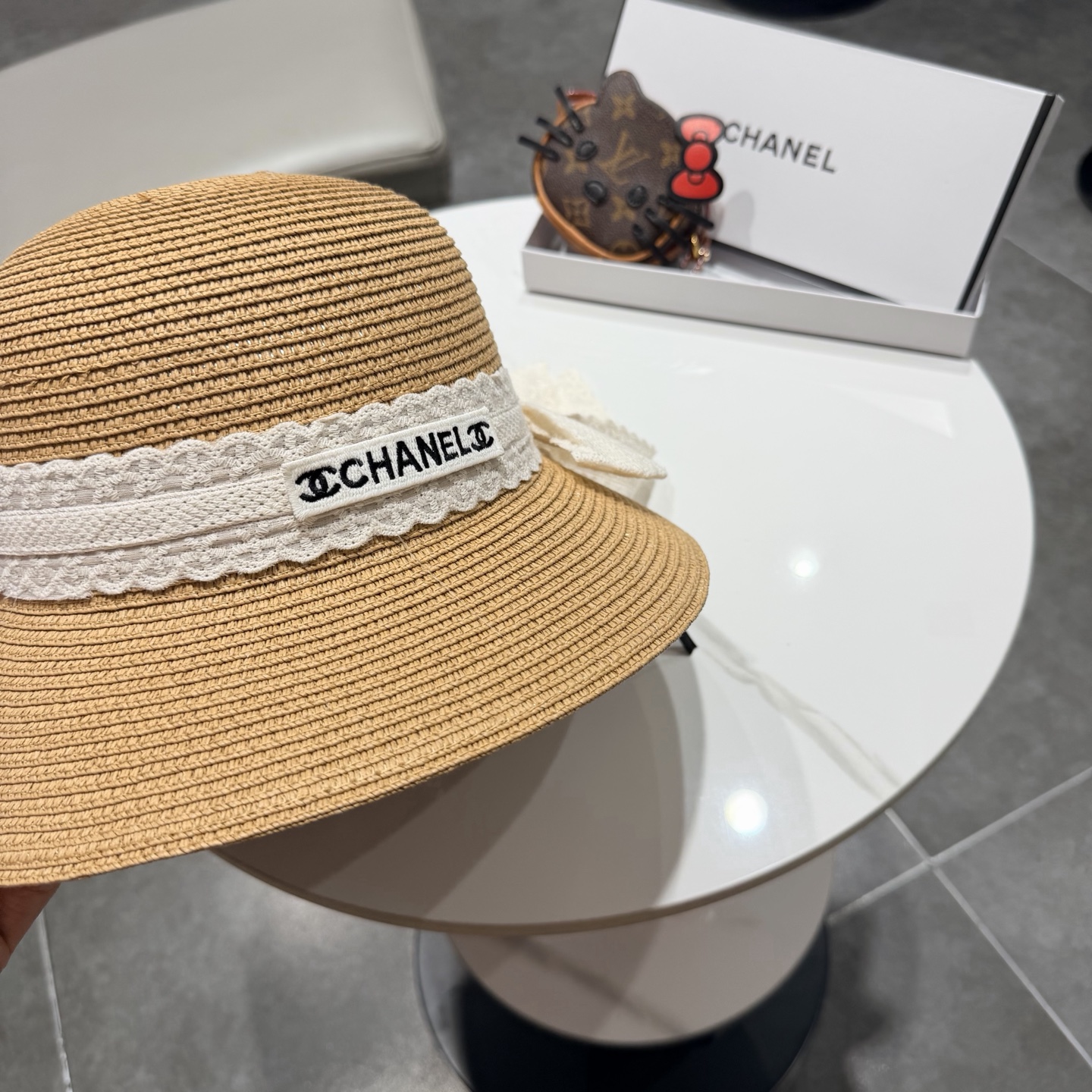 Chanel香奈儿新款名媛风平顶草帽，夏季百搭！