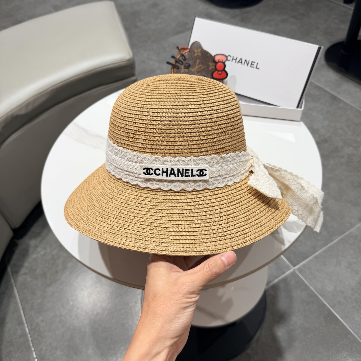 Chanel香奈儿新款名媛风平顶草帽，夏季百搭！