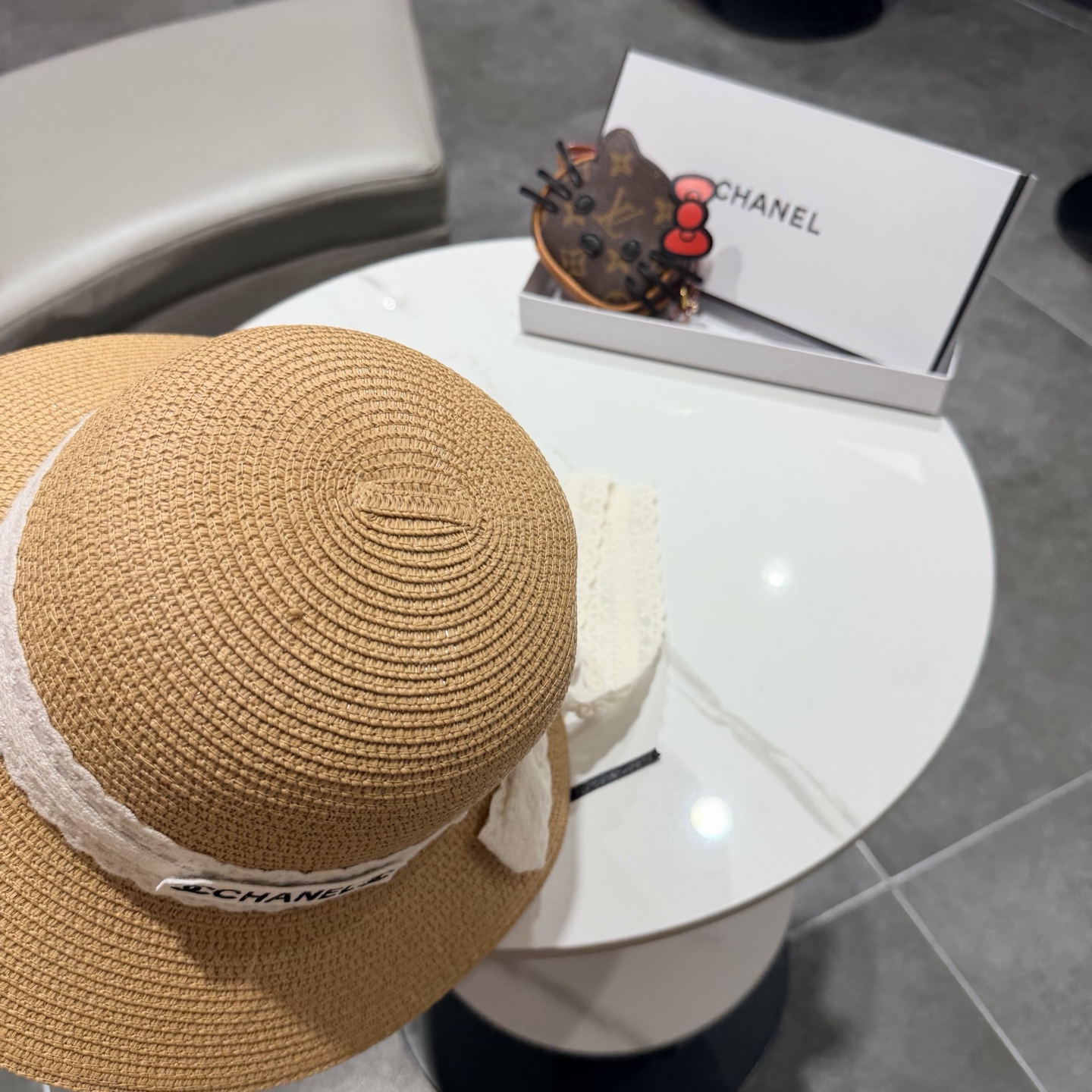 Chanel香奈儿新款名媛风平顶草帽，夏季百搭！