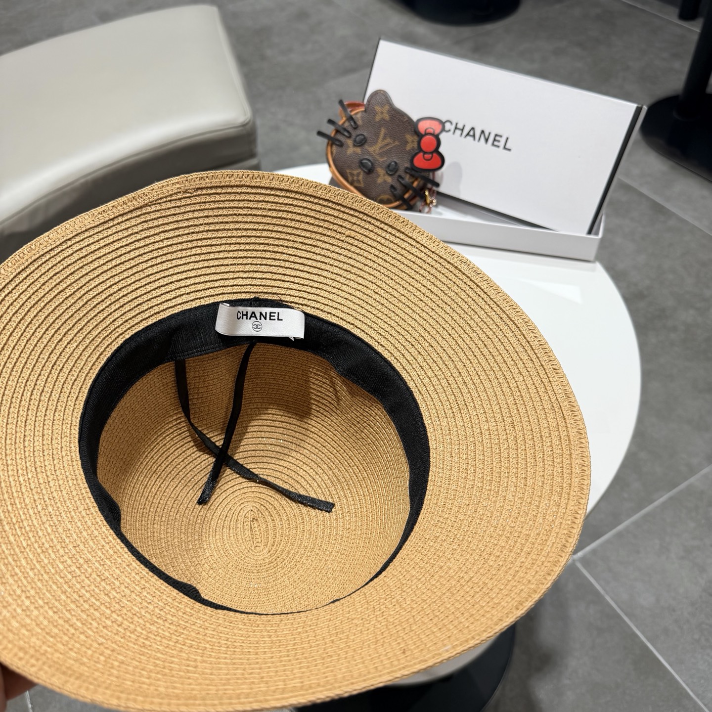 Chanel香奈儿新款名媛风平顶草帽，夏季百搭！