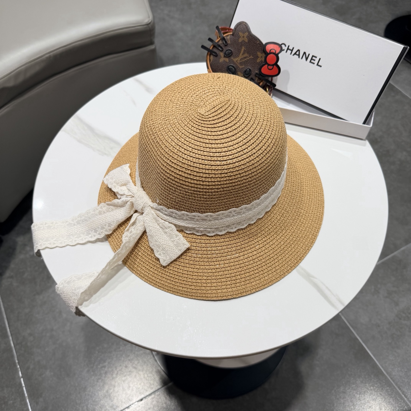Chanel香奈儿新款名媛风平顶草帽，夏季百搭！
