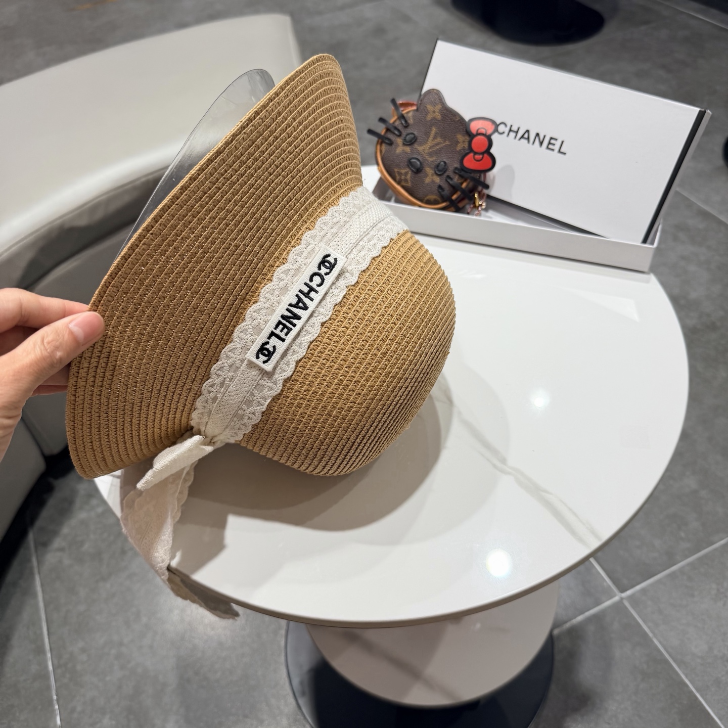 Chanel香奈儿新款名媛风平顶草帽，夏季百搭！