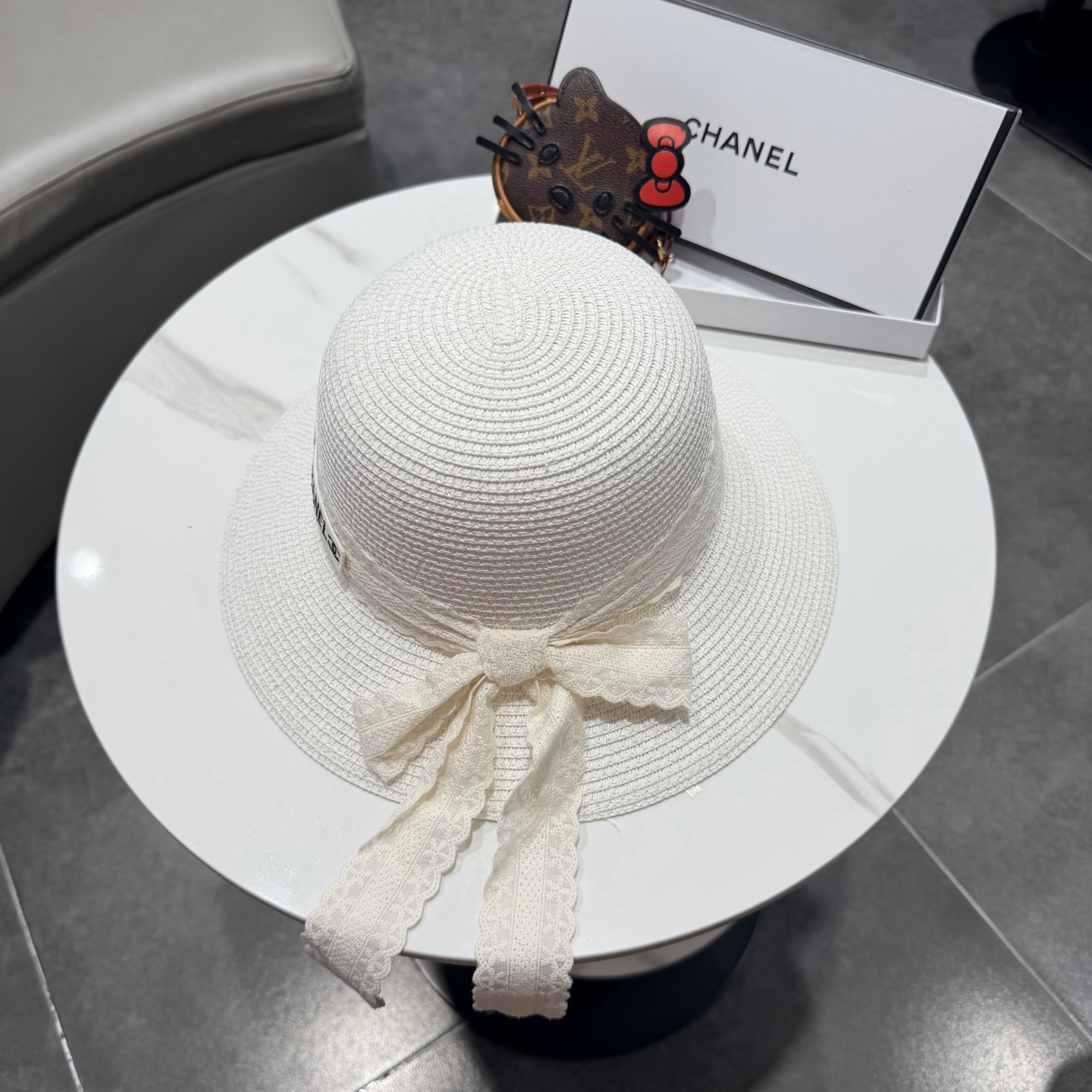 Chanel香奈儿新款名媛风平顶草帽，夏季百搭！