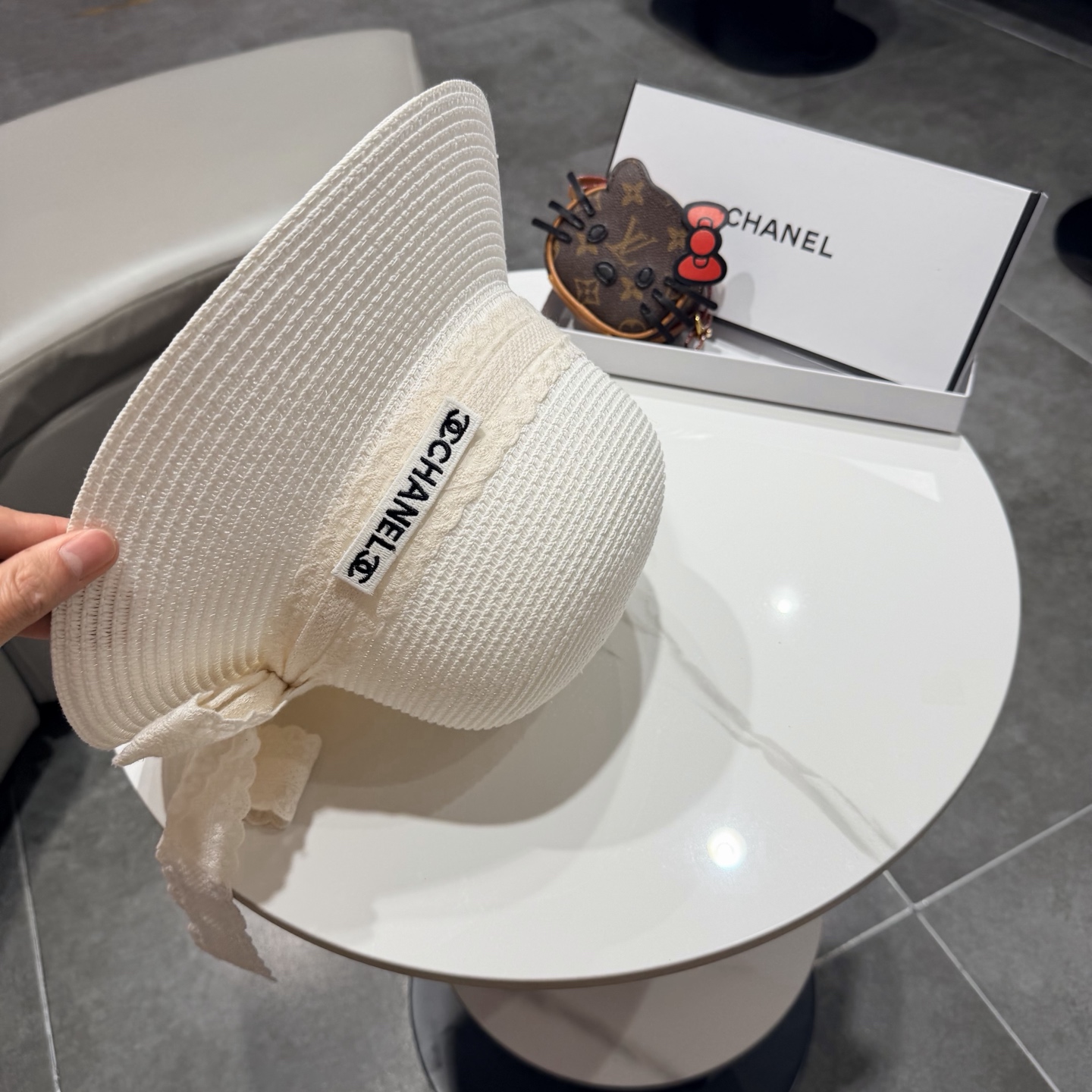 Chanel香奈儿新款名媛风平顶草帽，夏季百搭！