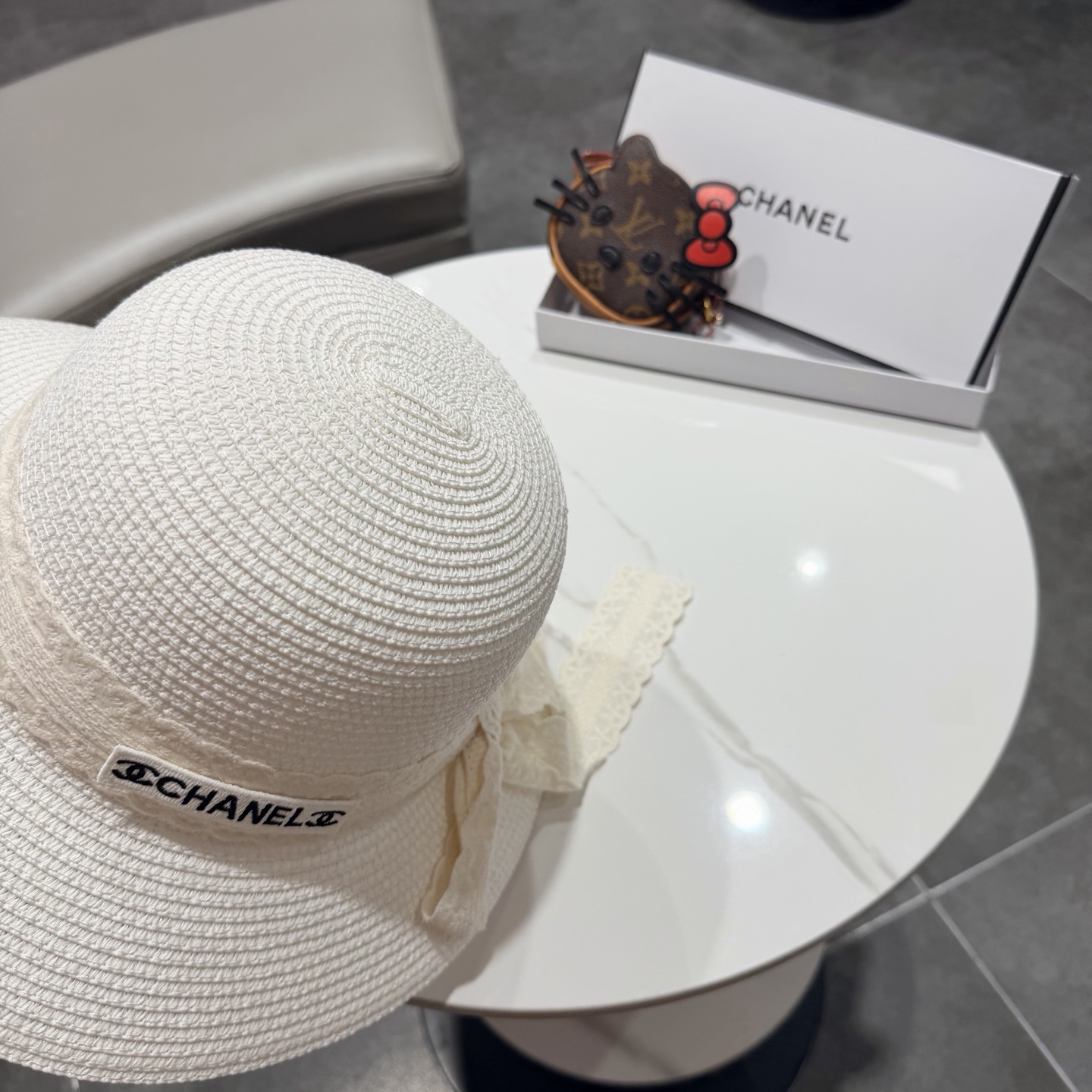 Chanel香奈儿新款名媛风平顶草帽，夏季百搭！