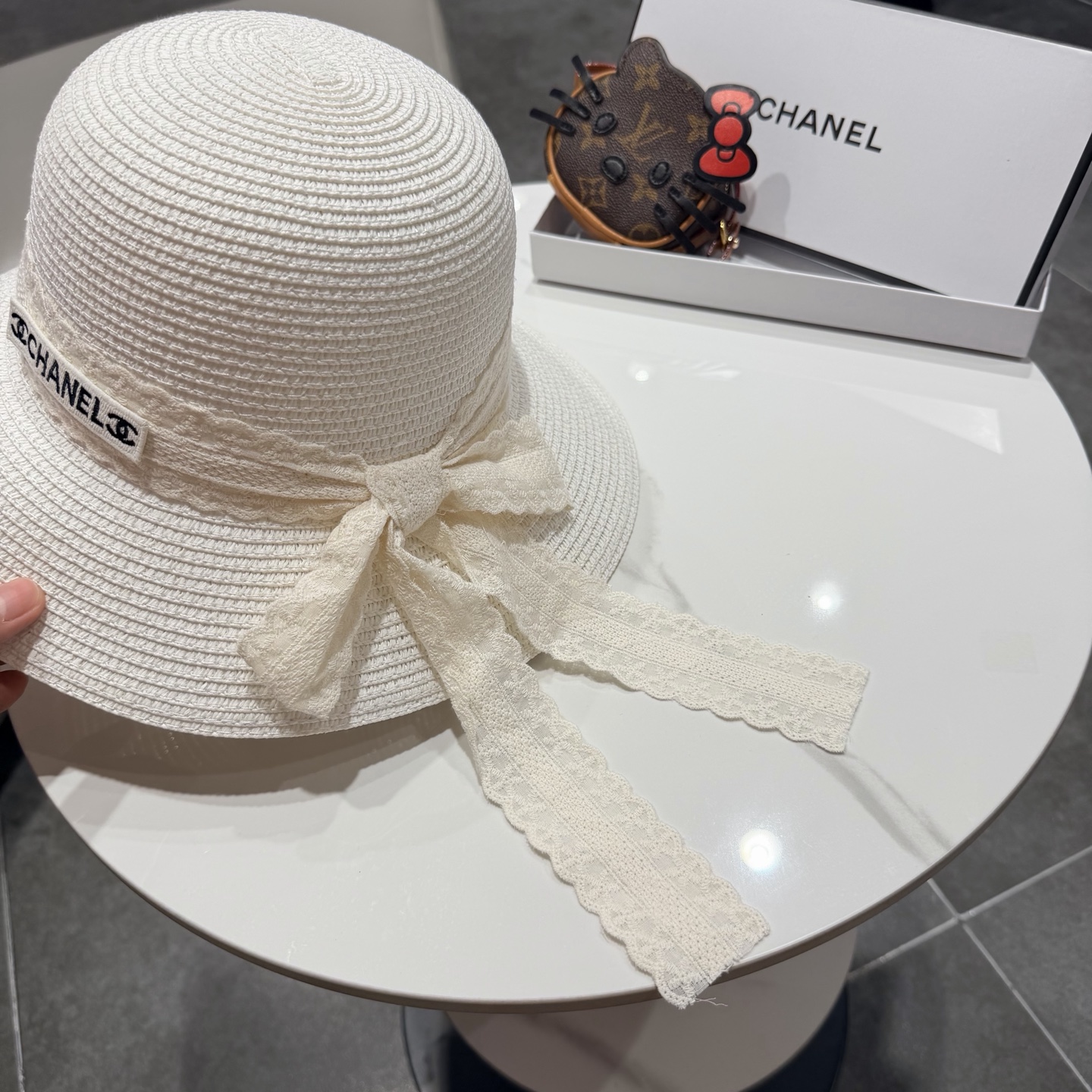 Chanel香奈儿新款名媛风平顶草帽，夏季百搭！