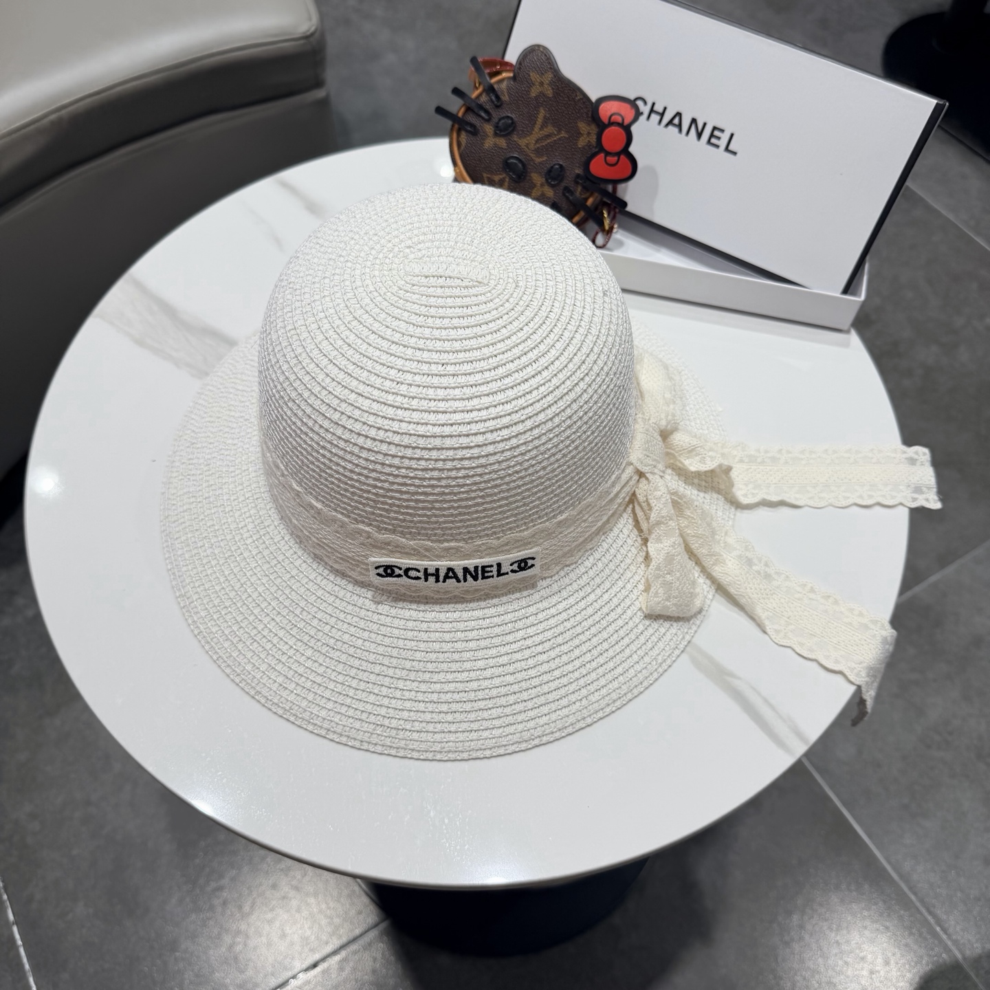 Chanel香奈儿新款名媛风平顶草帽，夏季百搭！