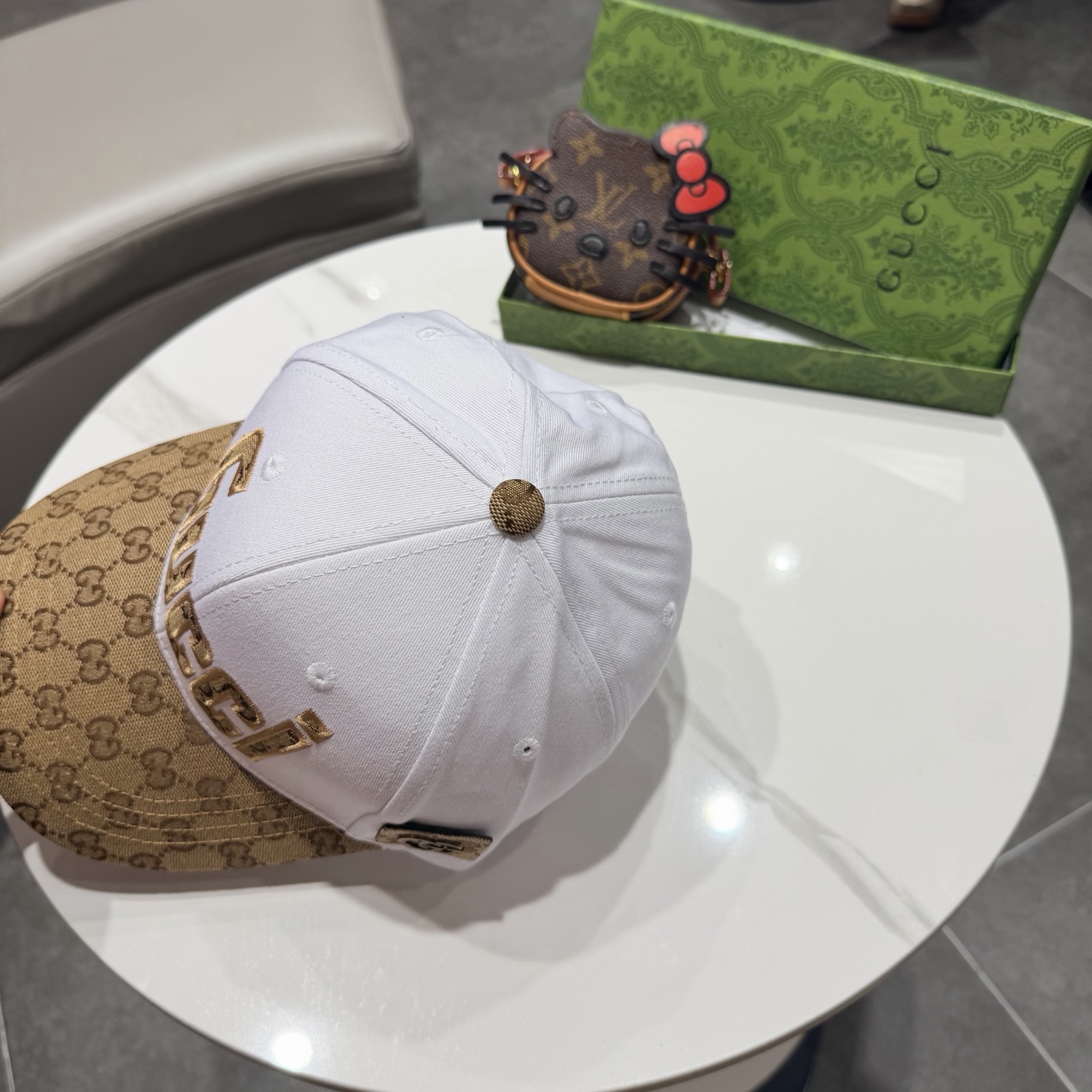 古奇棒球帽♥️GUCCI🧢官网新品，棒球帽，原单品质火爆来袭 。🎩 工艺非常精美 高档大气上档次！低调奢