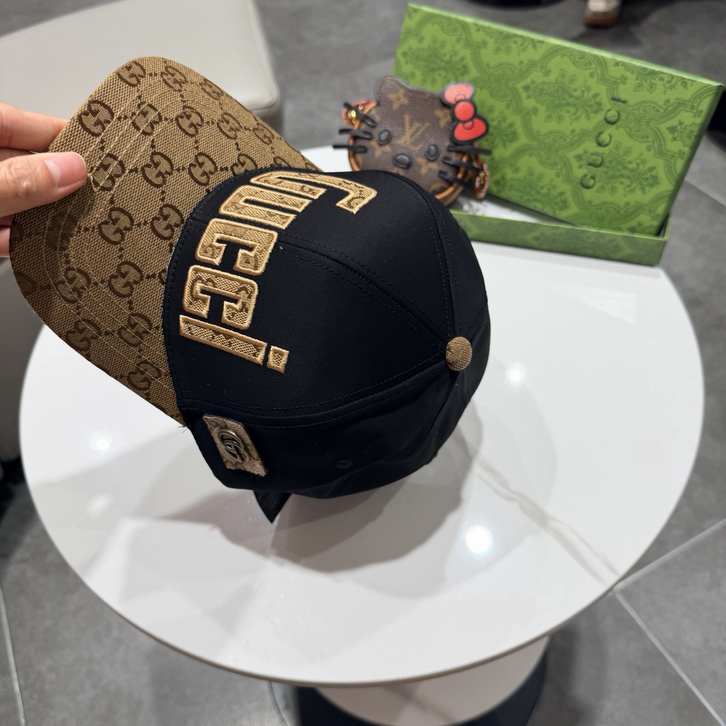 古奇棒球帽♥️GUCCI🧢官网新品，棒球帽，原单品质火爆来袭 。🎩 工艺非常精美 高档大气上档次！低调奢