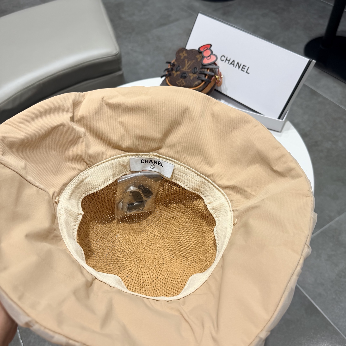 Chanel香奈儿新款蝴蝶结拉菲草帽，旅游必备，头围57cm