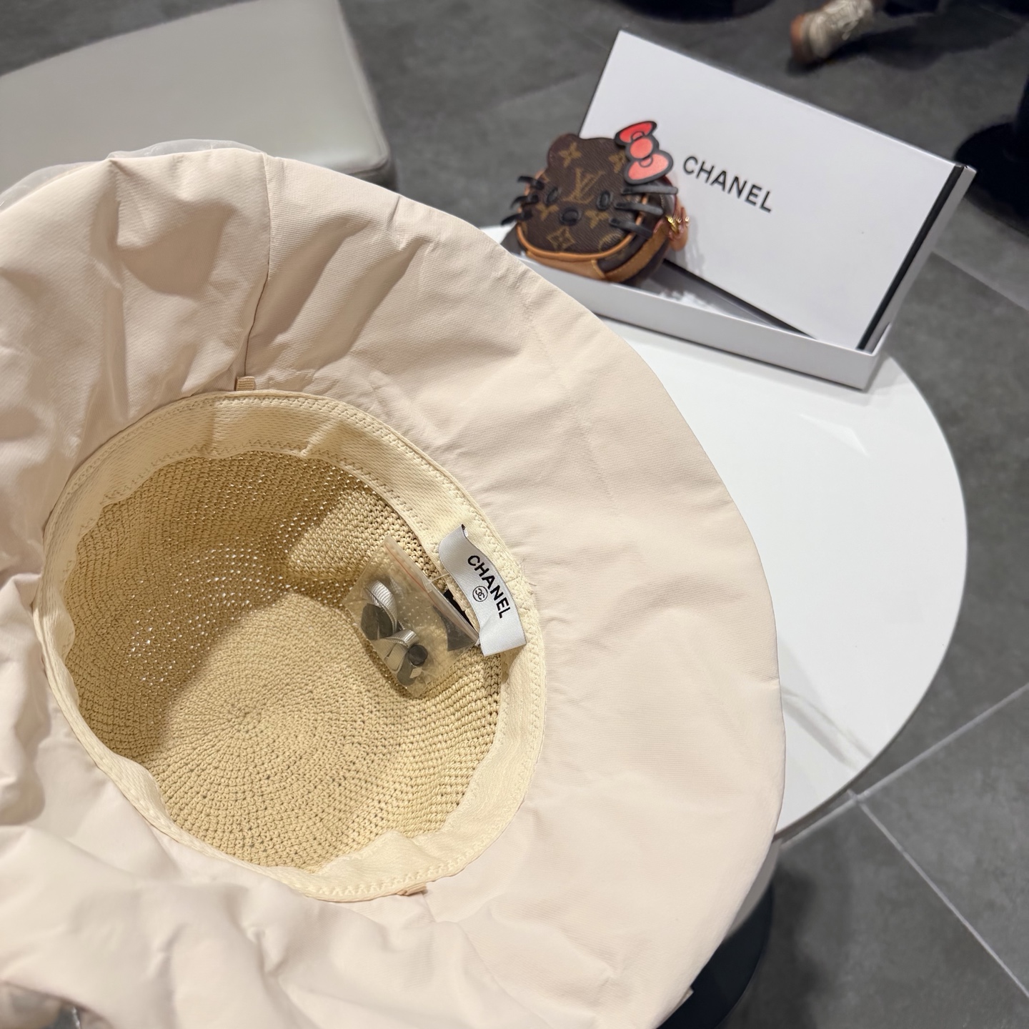 Chanel香奈儿新款蝴蝶结拉菲草帽，旅游必备，头围57cm