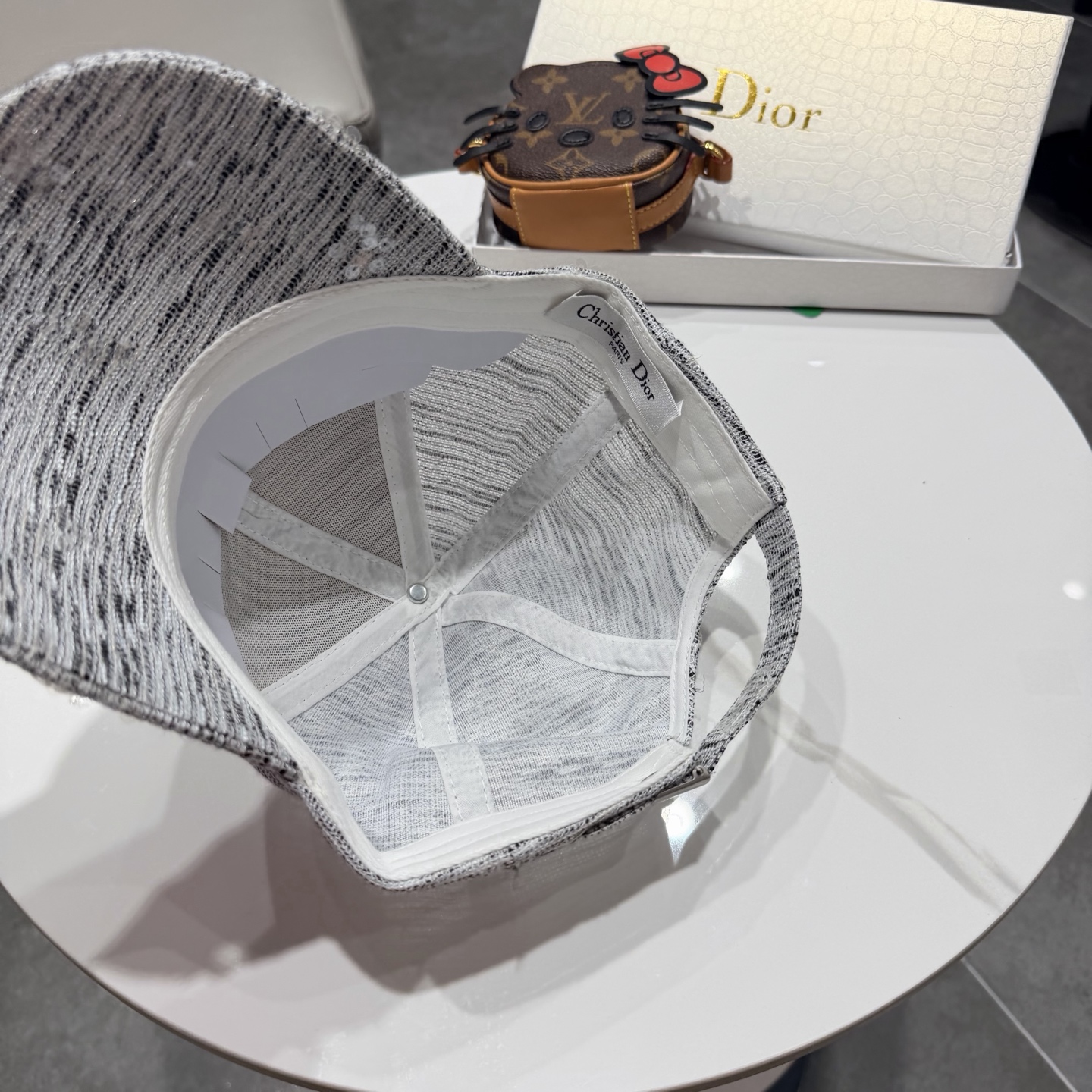 Dior 迪奥 新款原单棒球帽， 精致純也格调很有感觉，很酷很时尚，专柜断货热门，质量超赞