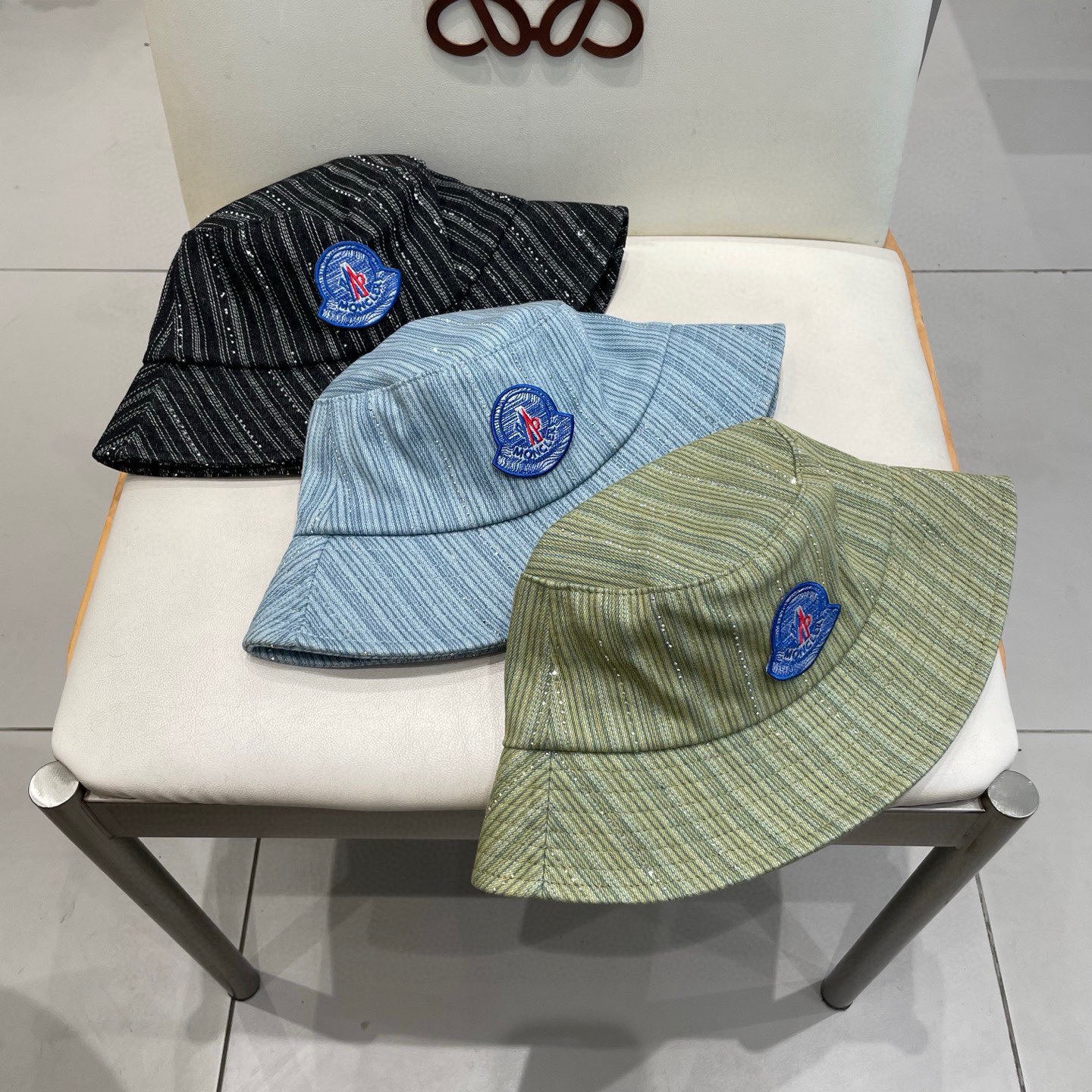 Moncler蒙口2025新款牛仔渔夫帽，经典流行款，质量超赞，