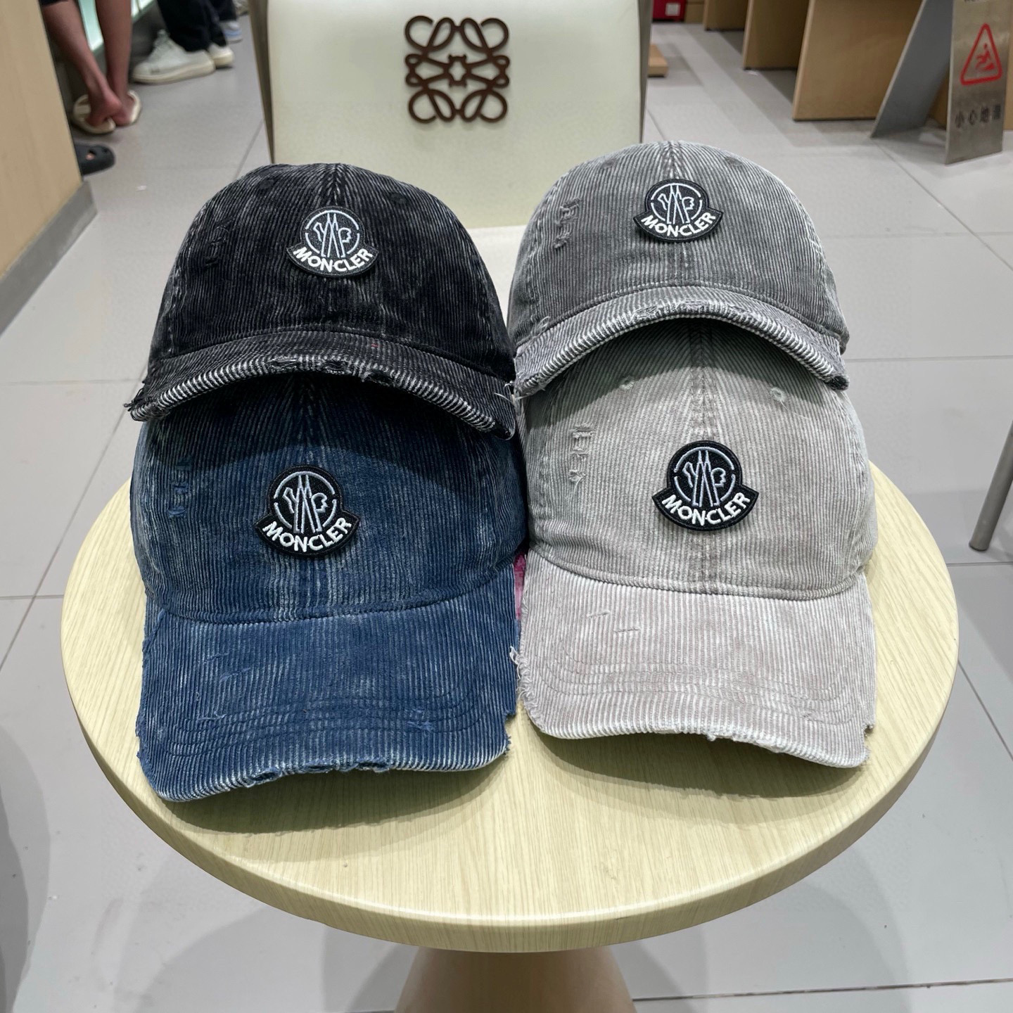 MONCLER蒙口纯棉灯芯绒棒球帽🧢，欧美重工手法，多重内里，曰韩潮流，时尚大气，帅哥美女必入款❤️❤️