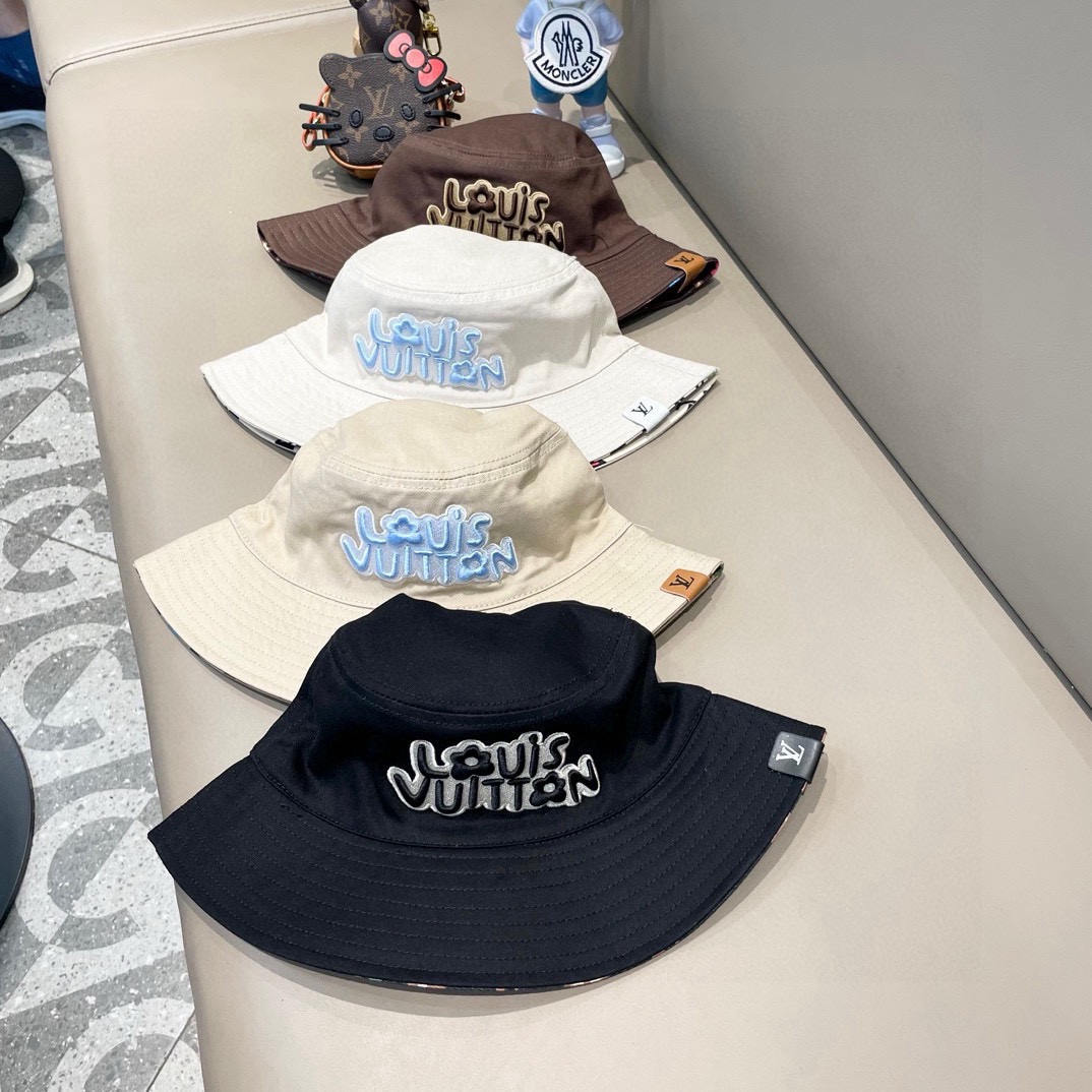 LV Tyer。爆联名款双面渔夫帽，彩色logo里面还有小花花🌸帽子可以双面戴，买一个顶两个，小红书网红