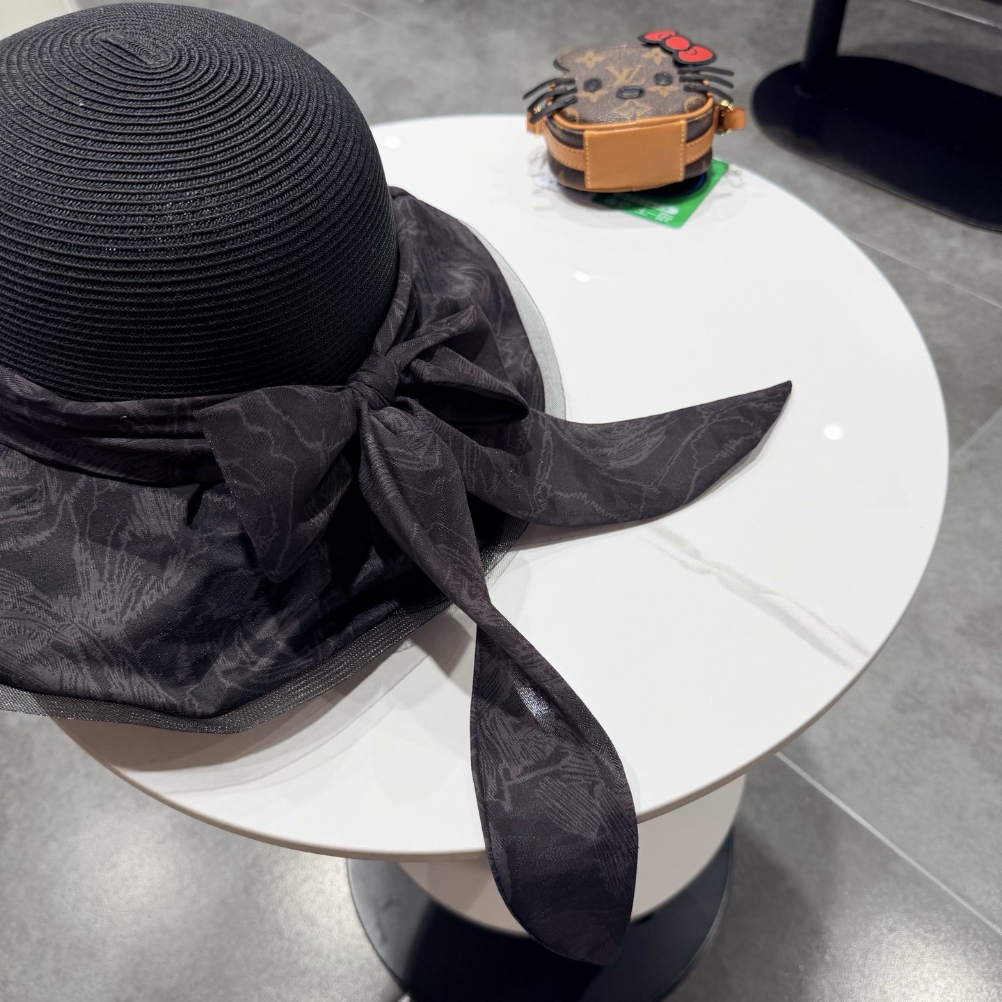 罗意威夏季国风草编蝴蝶结遮阳帽子女大檐防晒帽优雅度假防紫外线沙滩帽