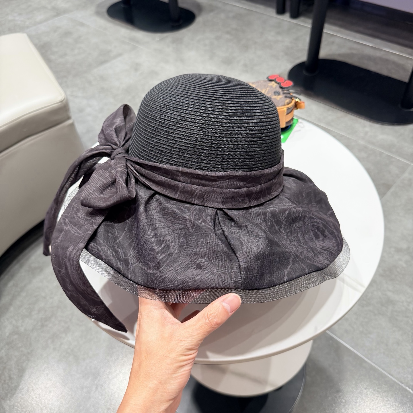 罗意威夏季国风草编蝴蝶结遮阳帽子女大檐防晒帽优雅度假防紫外线沙滩帽