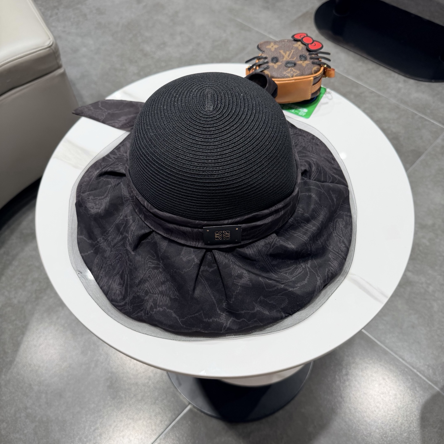 罗意威夏季国风草编蝴蝶结遮阳帽子女大檐防晒帽优雅度假防紫外线沙滩帽