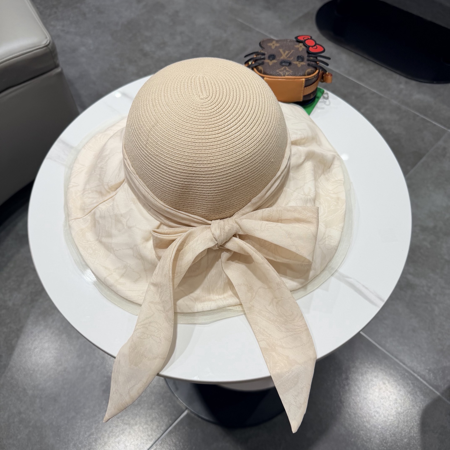 罗意威夏季国风草编蝴蝶结遮阳帽子女大檐防晒帽优雅度假防紫外线沙滩帽