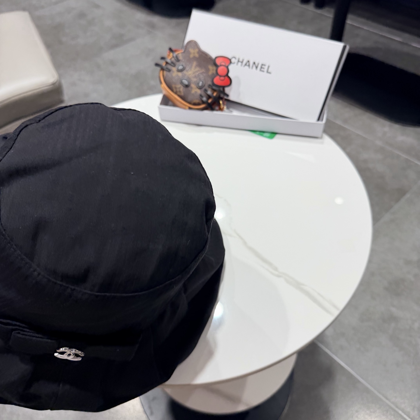 Chanel香奈儿新款遮阳渔夫帽，加强紫外线！