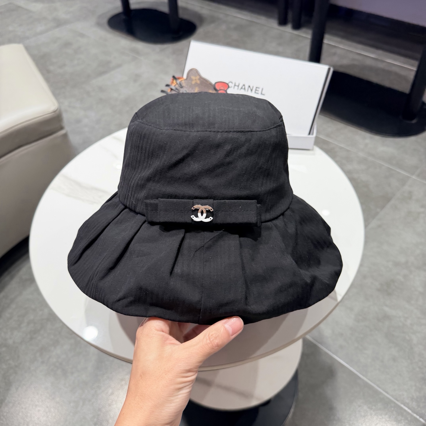 Chanel香奈儿新款遮阳渔夫帽，加强紫外线！