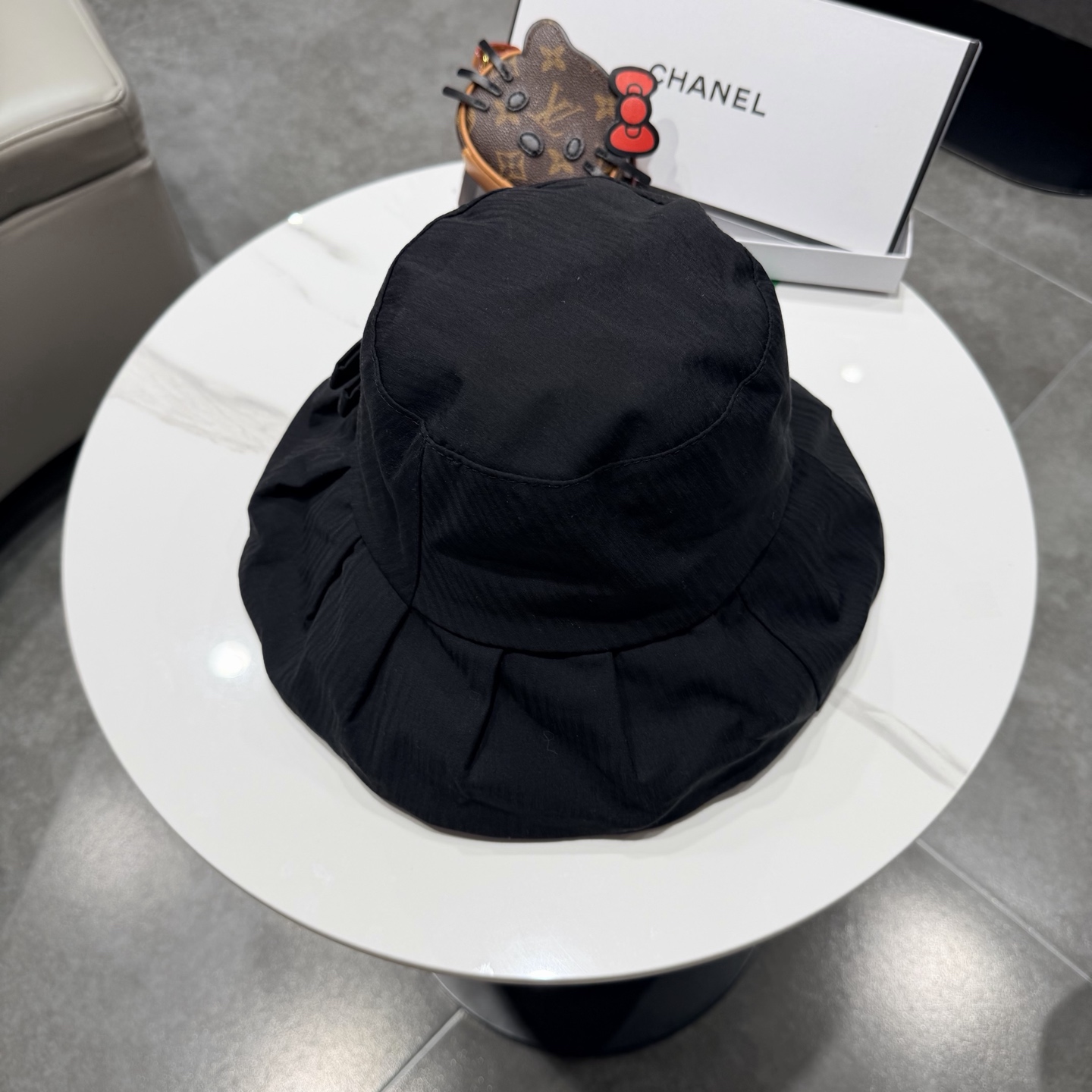 Chanel香奈儿新款遮阳渔夫帽，加强紫外线！