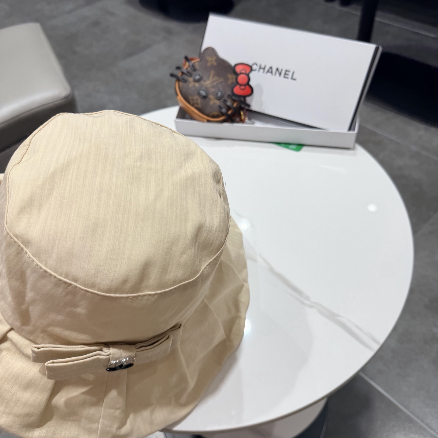 Chanel香奈儿新款遮阳渔夫帽，加强紫外线！