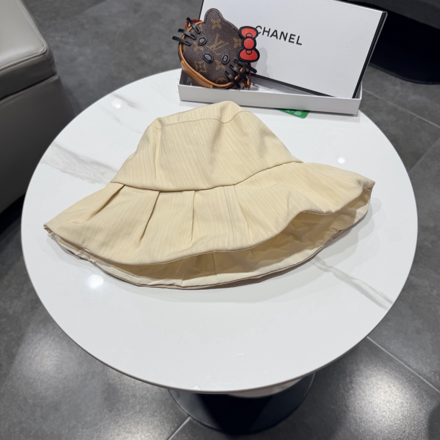 Chanel香奈儿新款遮阳渔夫帽，加强紫外线！