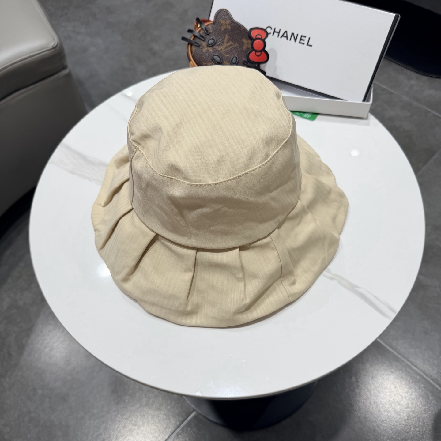 Chanel香奈儿新款遮阳渔夫帽，加强紫外线！