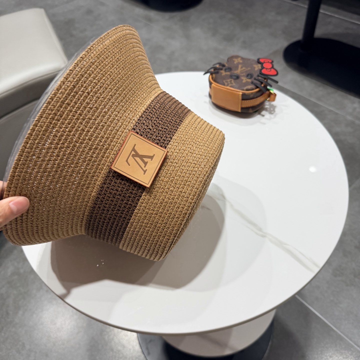 lv新款渔夫帽，遮阳草帽，超级大牌范