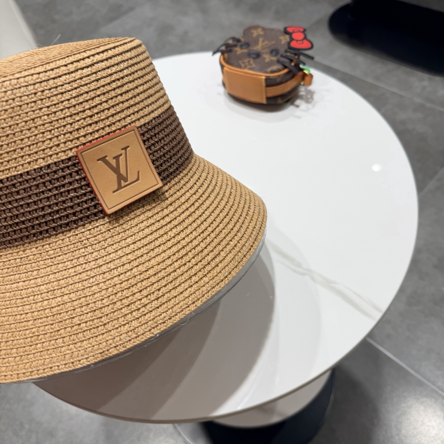 lv新款渔夫帽，遮阳草帽，超级大牌范
