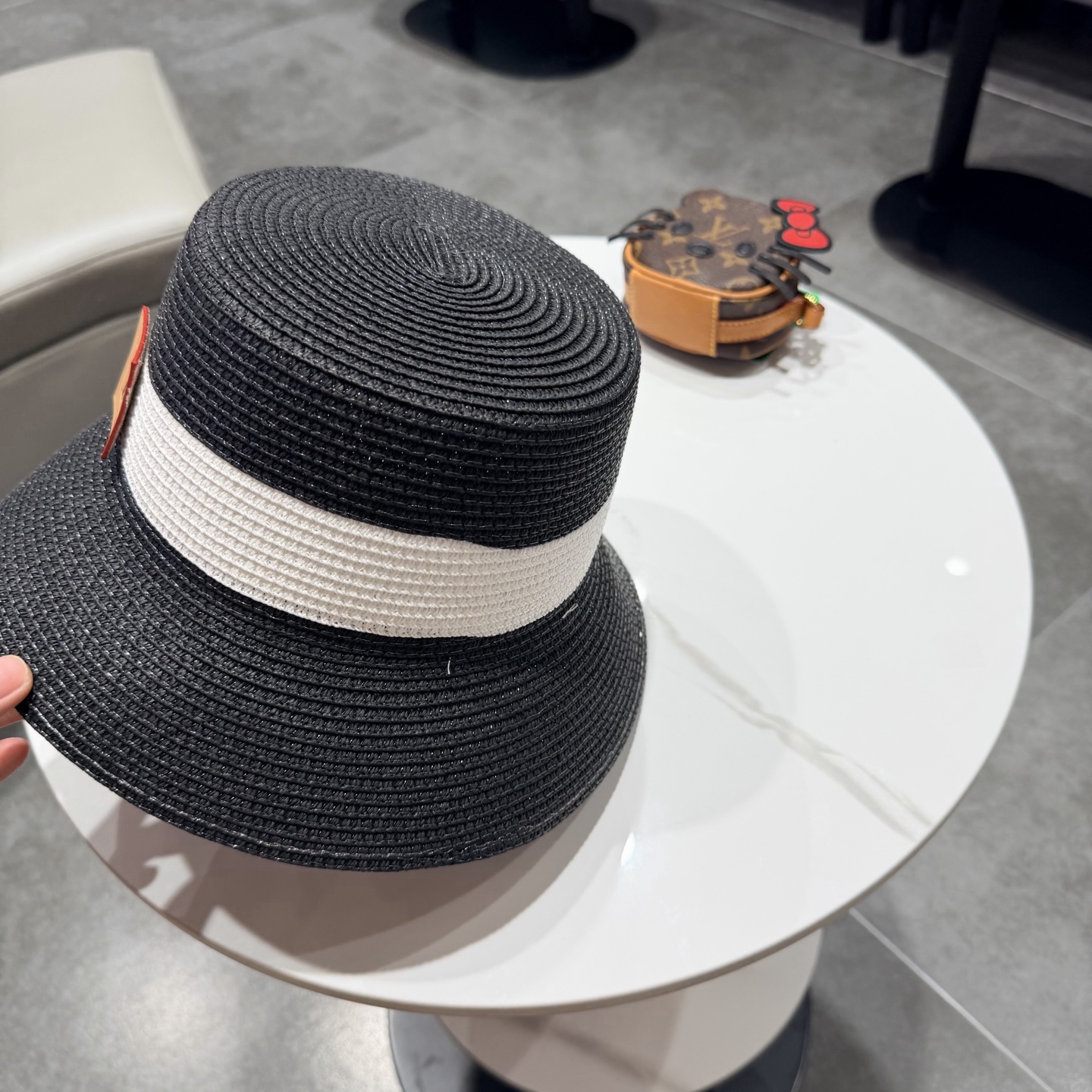 lv新款渔夫帽，遮阳草帽，超级大牌范