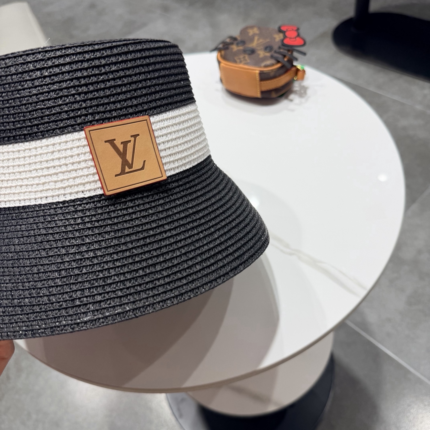 lv新款渔夫帽，遮阳草帽，超级大牌范