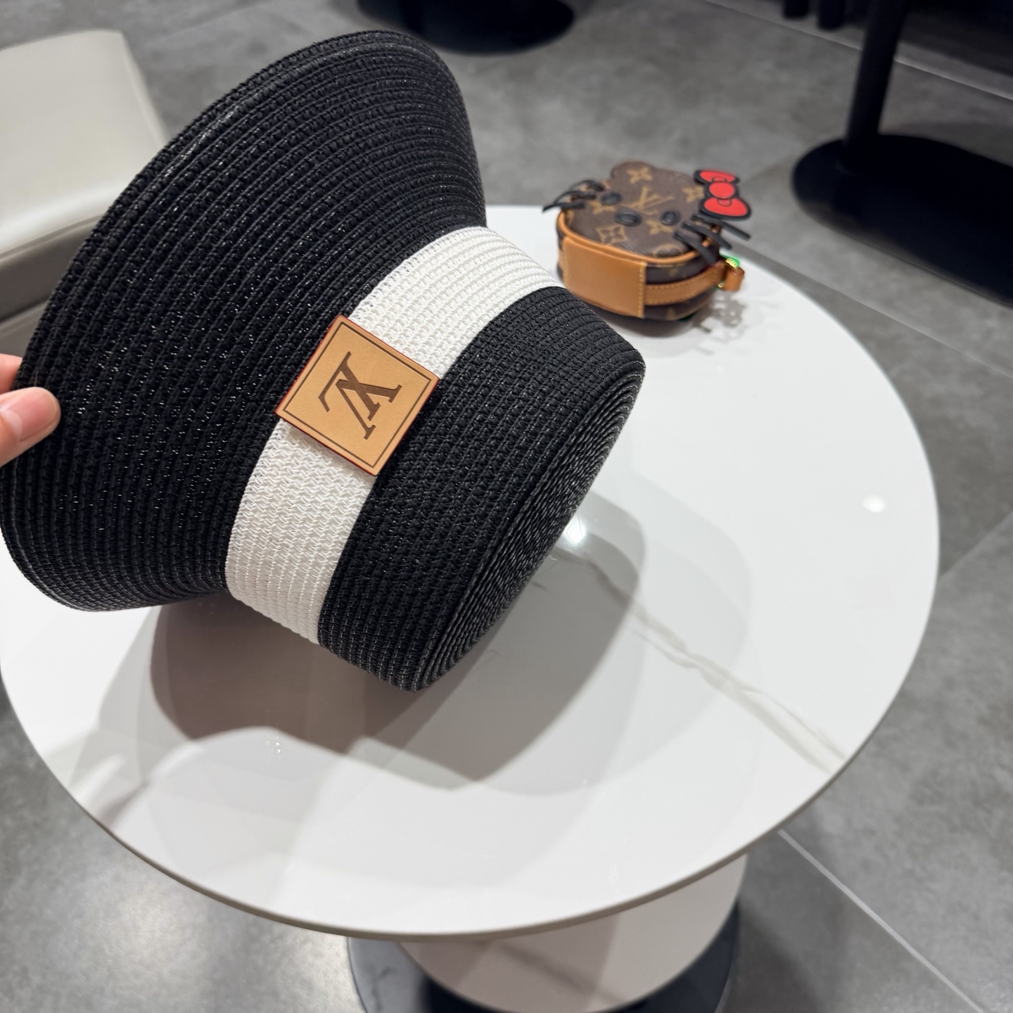 lv新款渔夫帽，遮阳草帽，超级大牌范