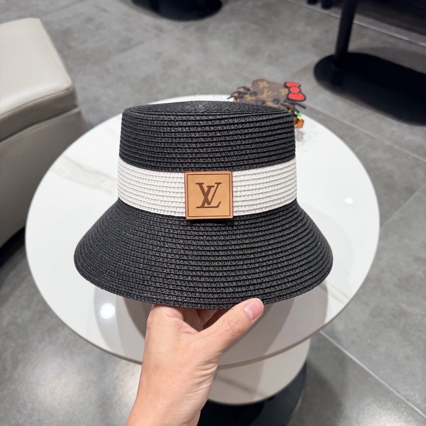 lv新款渔夫帽，遮阳草帽，超级大牌范