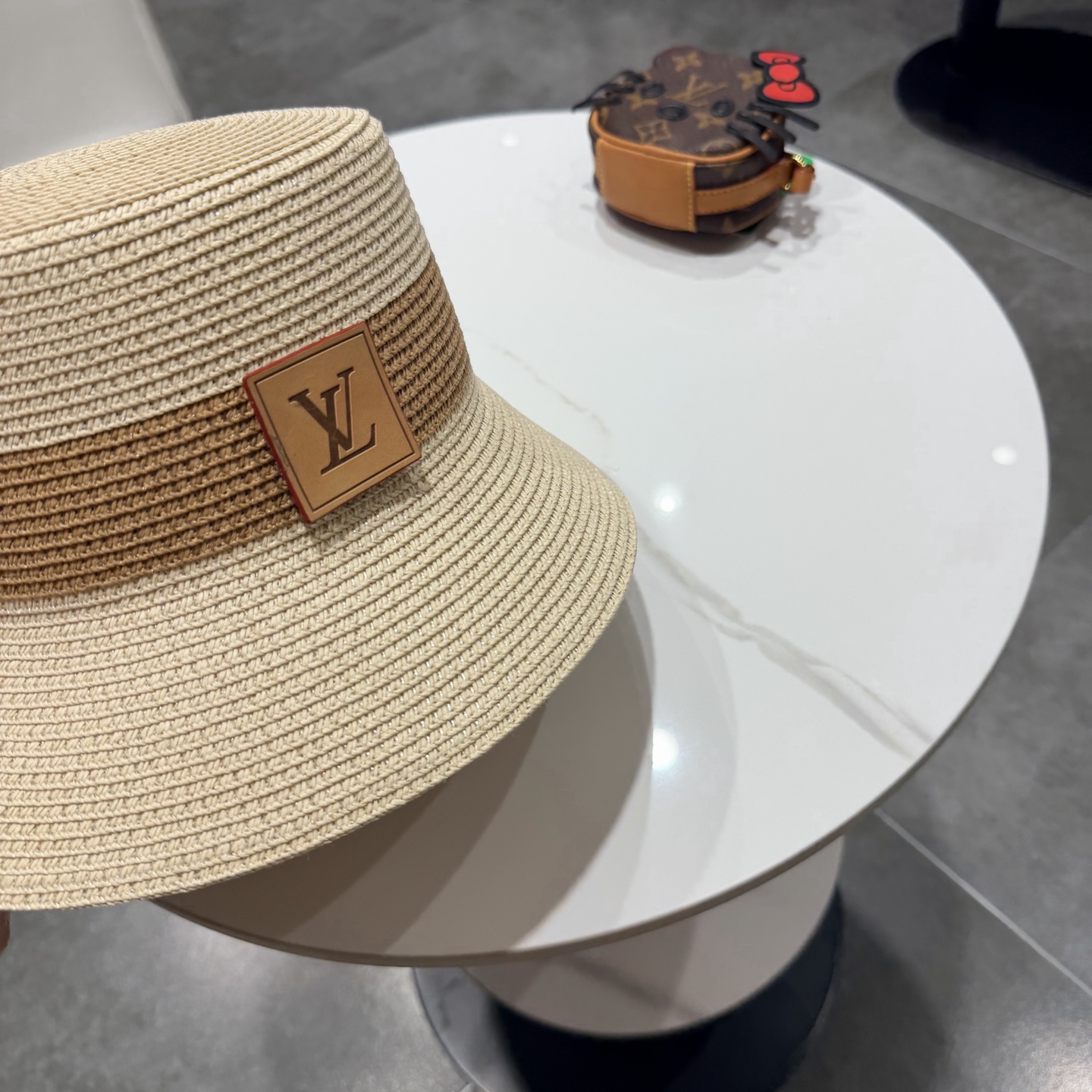 lv新款渔夫帽，遮阳草帽，超级大牌范