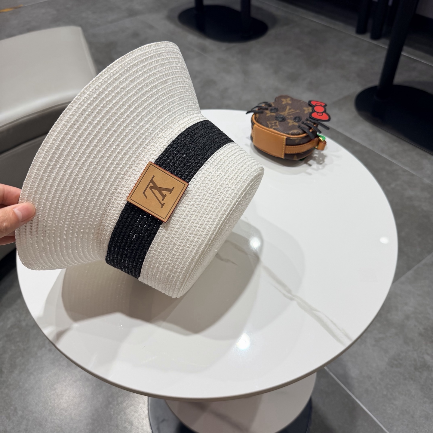 lv新款渔夫帽，遮阳草帽，超级大牌范