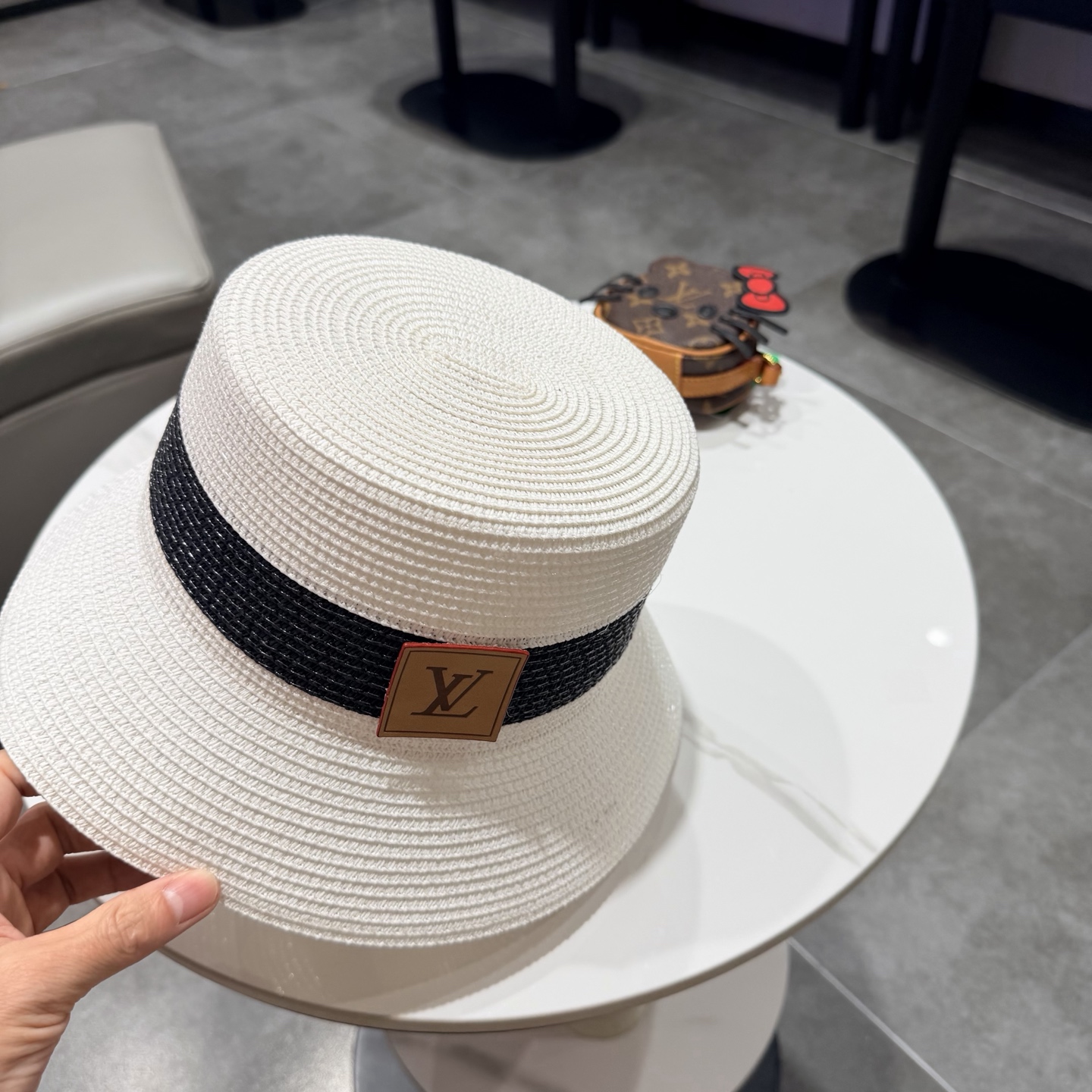 lv新款渔夫帽，遮阳草帽，超级大牌范