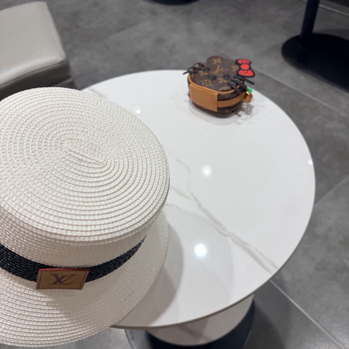lv新款渔夫帽，遮阳草帽，超级大牌范